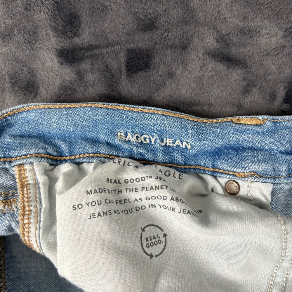 American Eagle Baggy Jeans Womens 14 Light Wash Distressed High Rise Denim - Picture 5 of 11